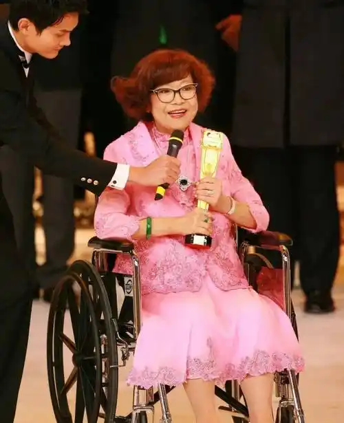 原创沈殿霞逝世14年后登上谷歌首页谁说肥就不能成为女神