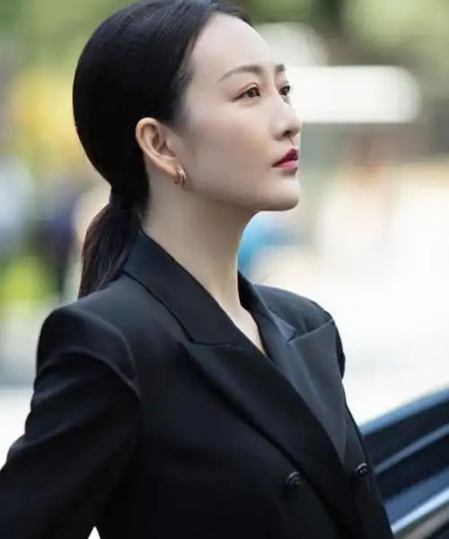 《精英律师》王鸥饰演的蓝红