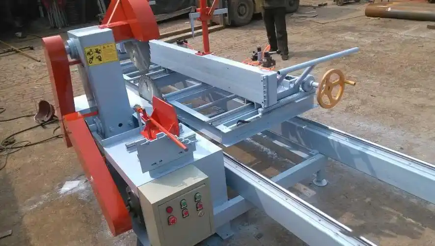 新型林亿推台锯圆木推台锯木材开料机带锯木工锯采用高精度直线导轨