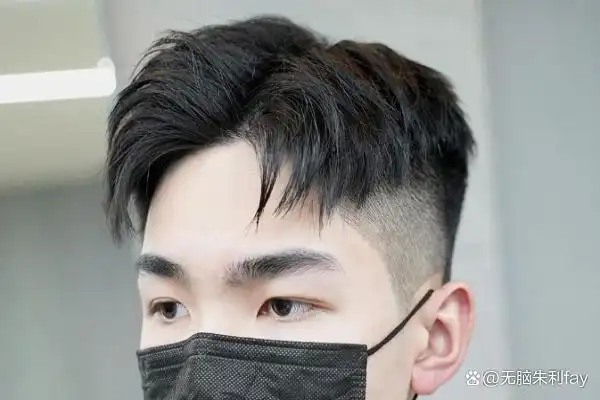 两边推掉的发型