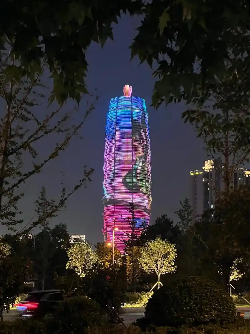 白老师的旅游小记.大玉米楼去了 烩面吃了(汤都喝了)胡辣汤喝 - 抖音