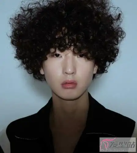 男生文艺范爆炸头复古别致尽显个性