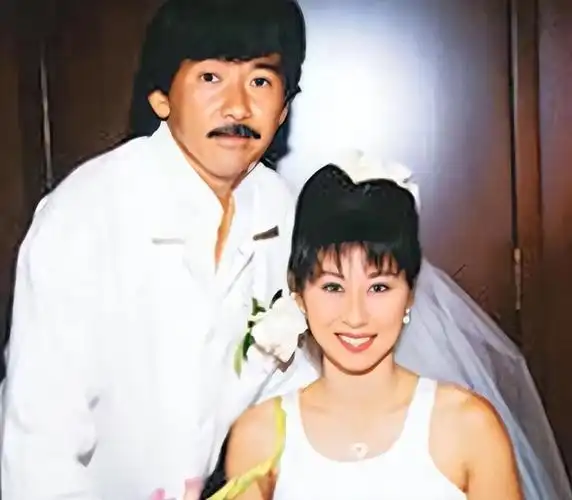 回顾吴正元捧红丈夫林子祥陪他20年从无到有却以离婚收场