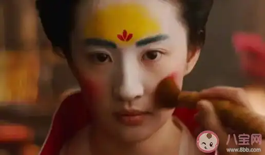 当窗理云鬓对镜贴花黄中的花黄指什么(当窗理云鬓