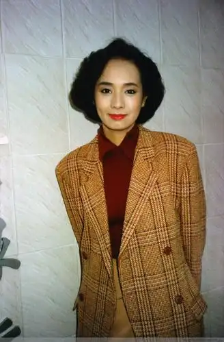 周迅爆冷输掉影后黑马是59岁毛舜筠曾是张国荣唯一承认的女人