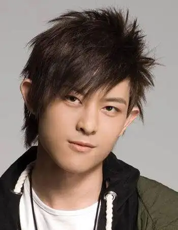 ,1982年10月30日出生于台湾省台中市,华语