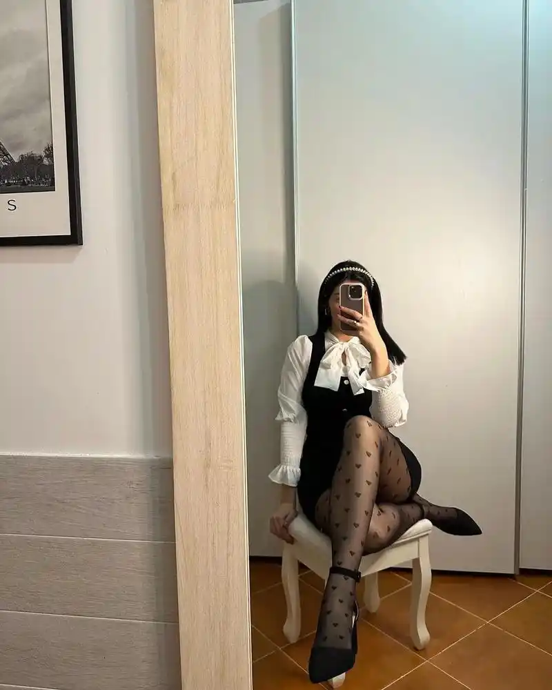 annalisa对镜拍摄写真集#大长腿 #这谁顶得住啊 - 抖音