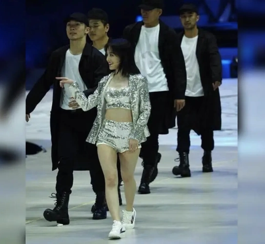 声称自己162的鞠婧祎真实身高到底有没有150