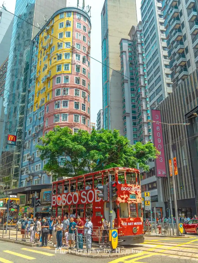 在香港偶遇96多巴胺大楼和叮叮车.