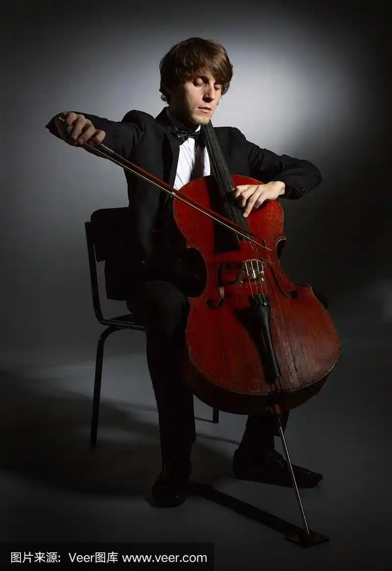 大提琴家.
