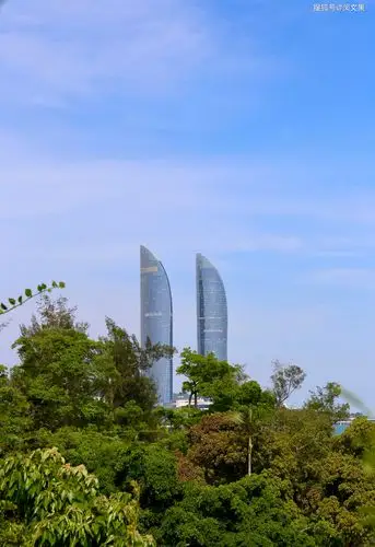 双子塔莫属;如果说厦门海景最无敌,厦门的高空酒店,那一定非厦门康
