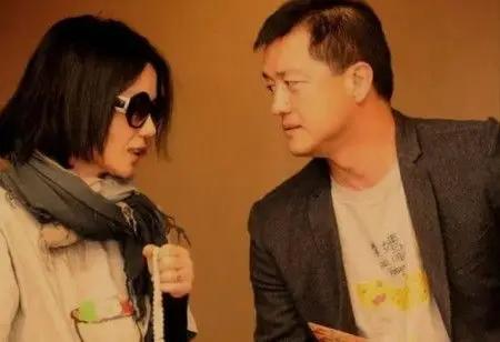 李亚鹏新女友加入嫣然基金会真的合适吗?不觉得膈应吗?