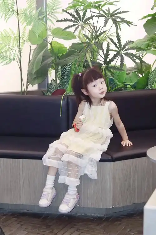 小女孩太好打扮啦～救命!怎么这么可爱 又是出门被夸的一天 给 - 抖音