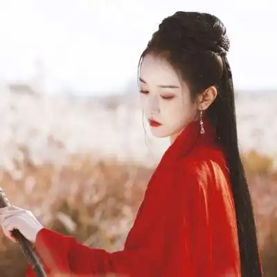 古风红衣女子唯美头像 冷艳古风女子真人头像 - qq女生头像 - 520个性