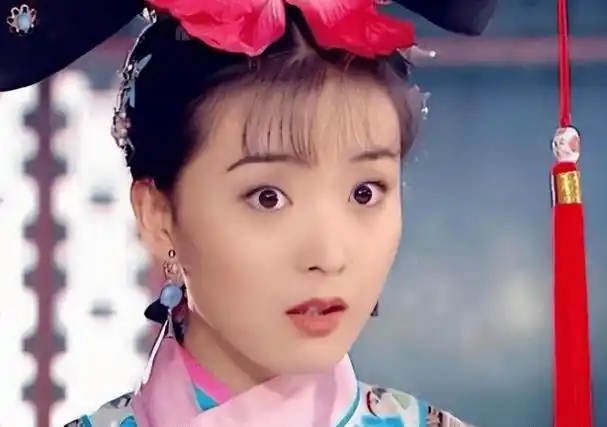 曝王艳婚变!手捧莲花眼神忧伤,手腕伤痕疑轻生,豪门阔太不好当