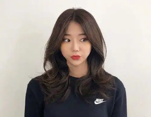 韩国女生最火外卷烫发让你气质又年轻_发型师姐