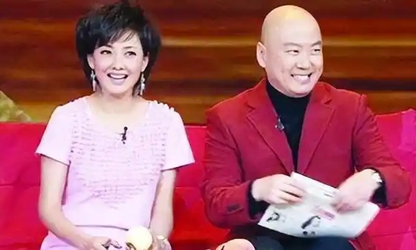 62岁蔡明上综艺脸僵硬像变了个人