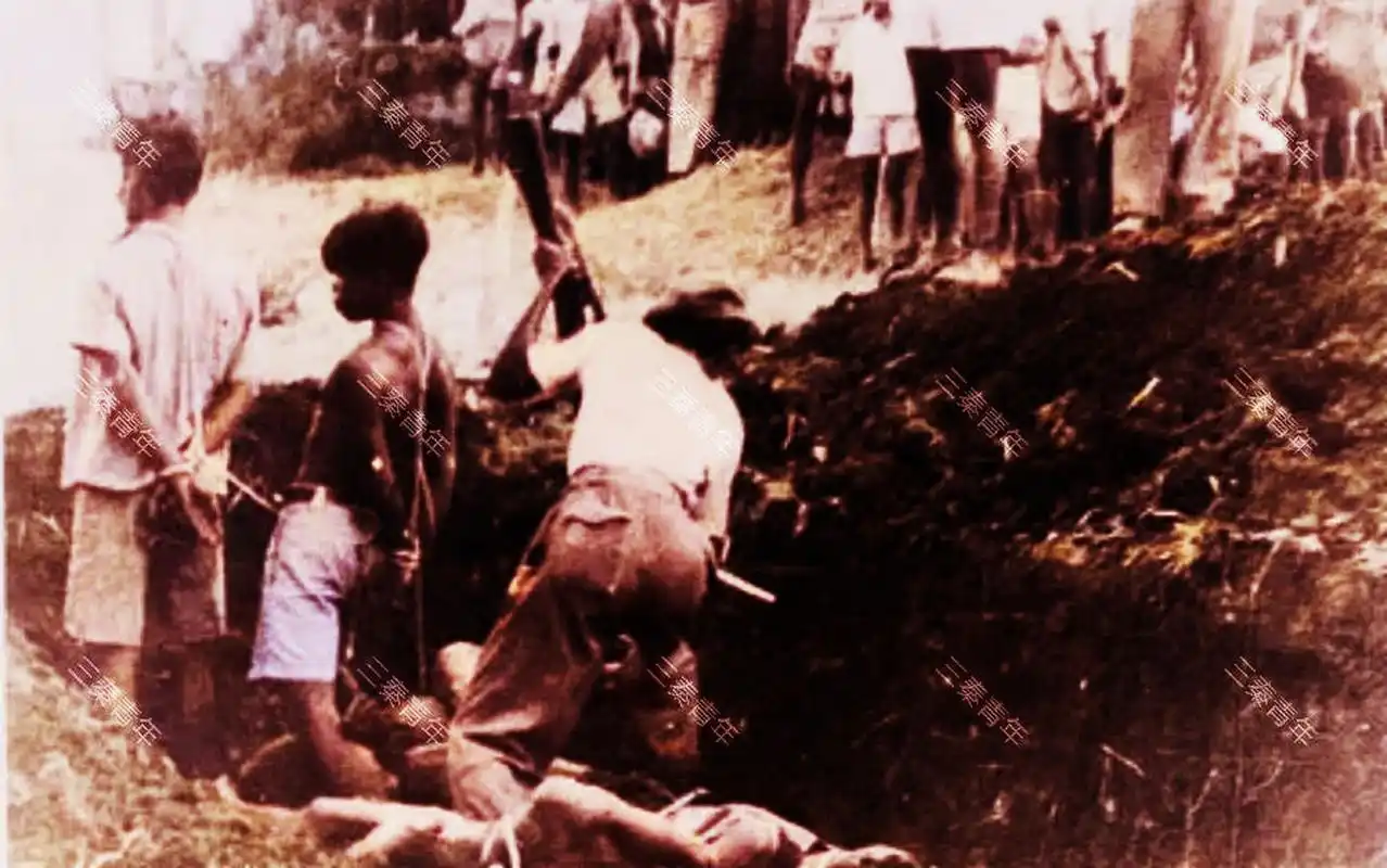 在印度尼西亚,华人和其他持不同政见者遭到残酷迫害和屠杀.