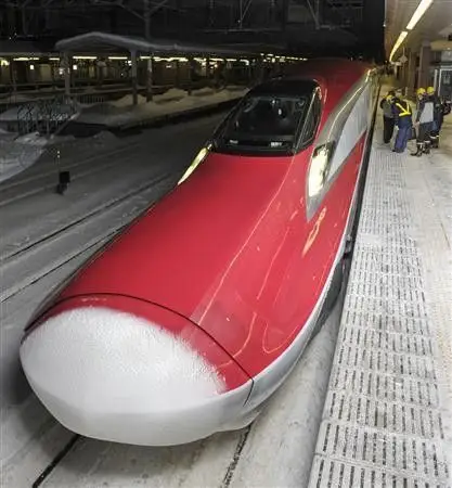 秋田新干线红色列车开始试驶