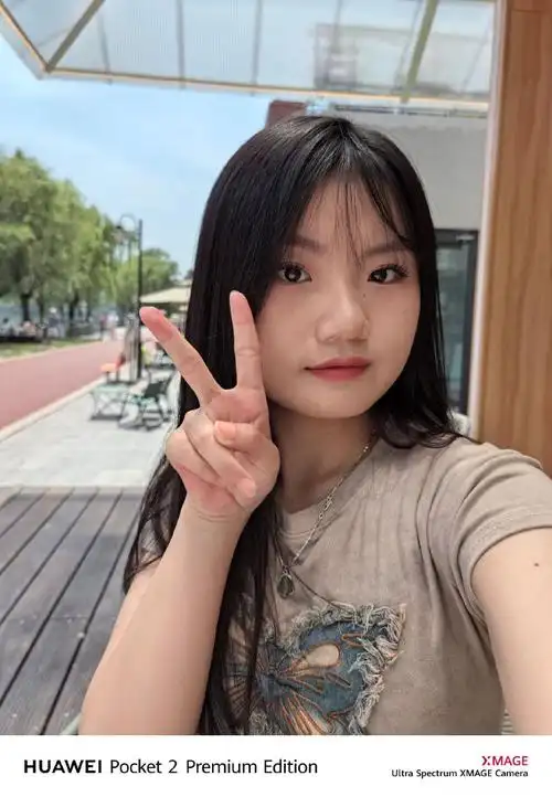 2艺术限定版,作为一个女孩子手机外观是一个加分项,华为pockt 2艺术