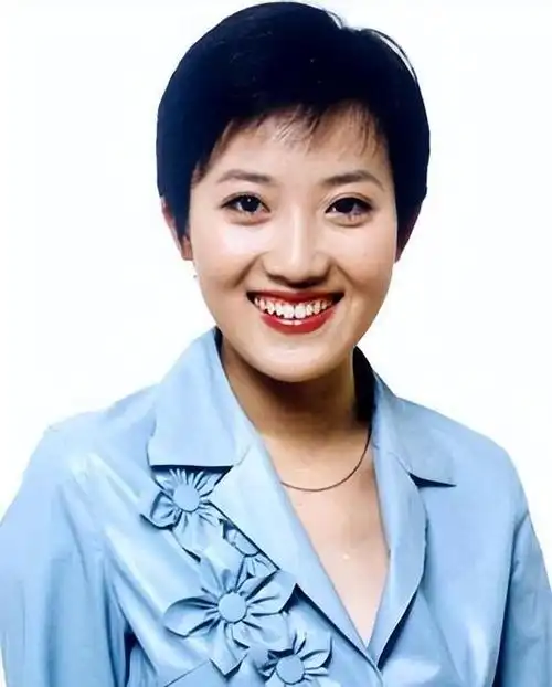 郑天亮:《东方时空》最小女主持,才华横溢,与《新闻联播》无缘