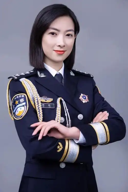 制服颜值巅峰(警花警草美照多图) 一文深度了解警礼服的前世今生_网易