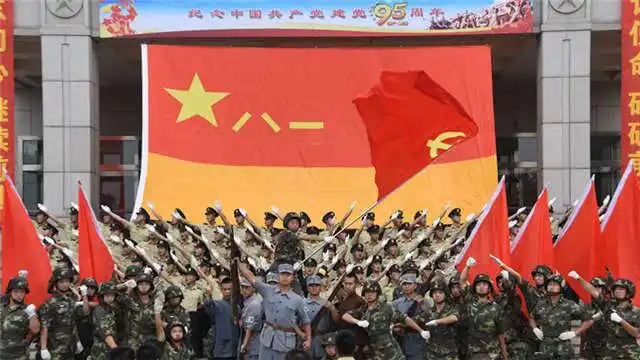 中国人民解放军火箭军军旗首次曝光