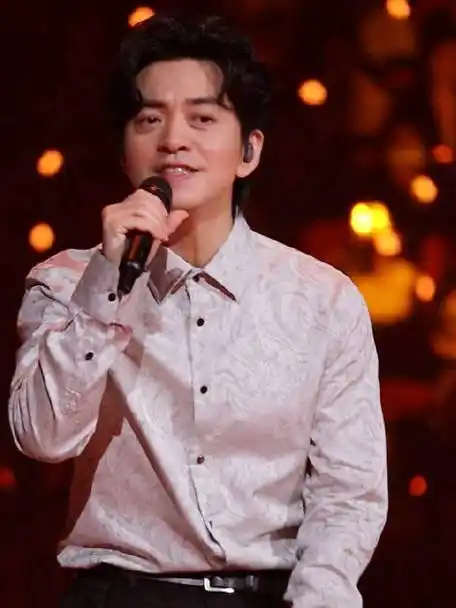 李健超话#李健万物安生时巡回演唱会#  《love is over》77《一生所