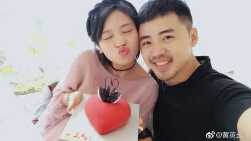 黄英二胎产女,黄英老公曹帅是谁背景资料照片,黄英曹帅是怎么认识的