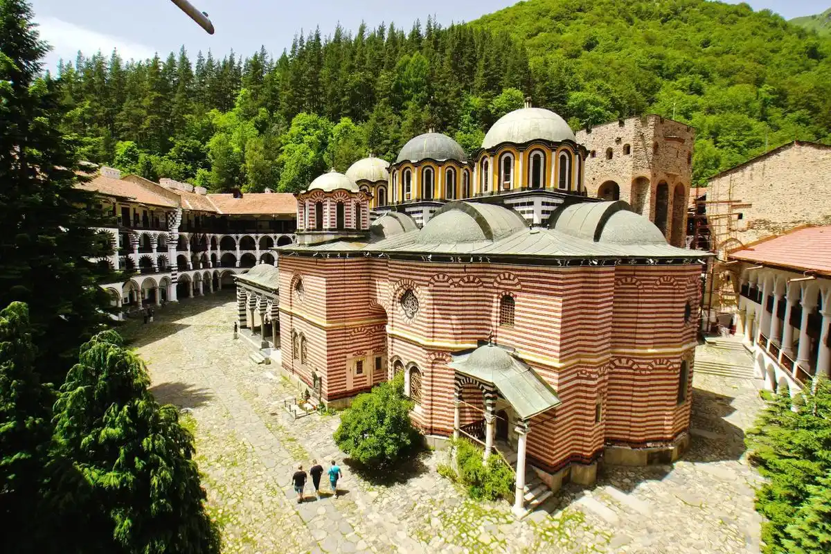 保加利亚里拉修道院.#图文伙伴计划 #带你看世界 #世界之大 - 抖音