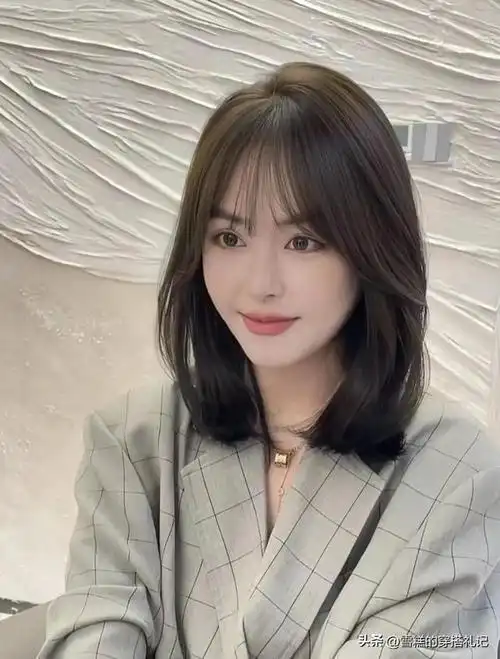 "锁骨发"才是今年最流行发型!40岁的你不剪一次不知道多显气质