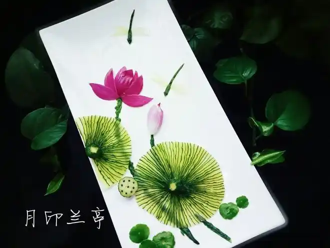 简单美丽的盘饰(9)——冷拼·洋葱荷花的做法