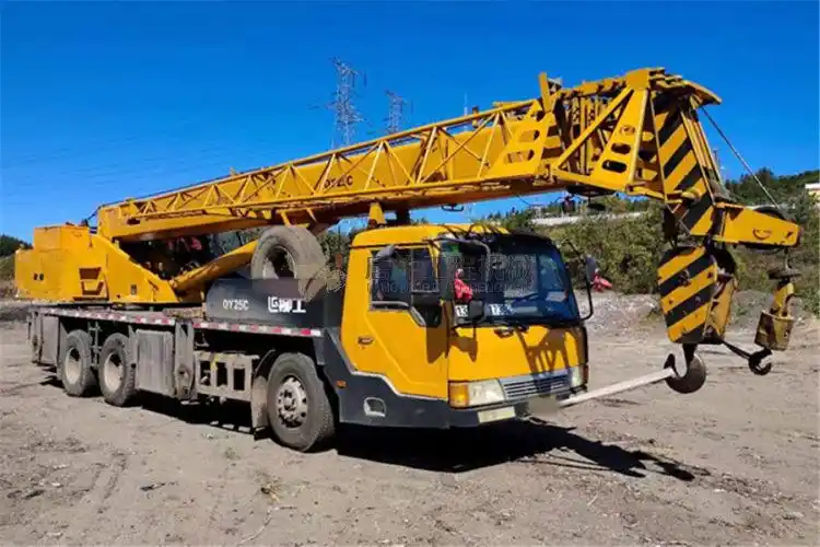 出售2010年柳工20吨汽车吊