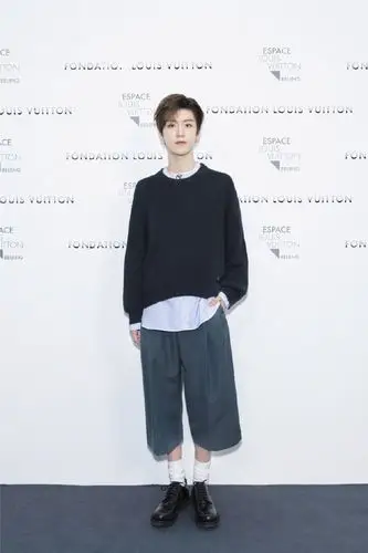 范丞丞中文名:范丞丞/别名:福西西/国籍:中国/星座:双子座身高:183cm