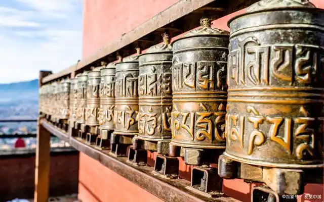 布达拉宫的转经轮!