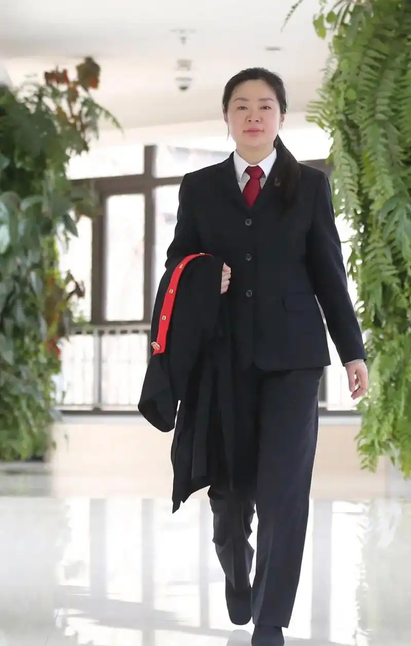 榜样的力量上海虹口法院举行先进事迹报告会