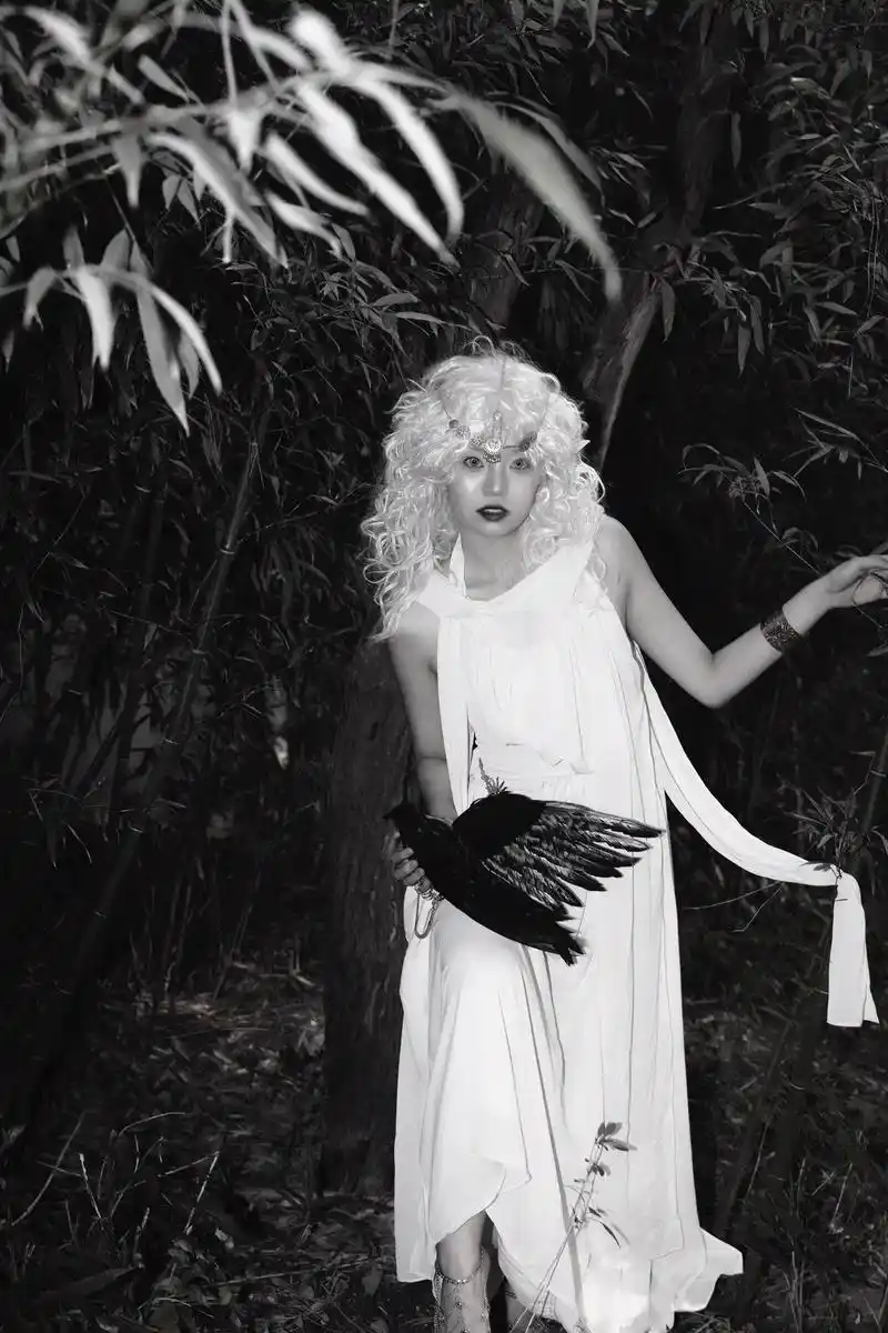 去发现哪个原本就很美的你.出镜:李安琪 | 客片分 - 抖音