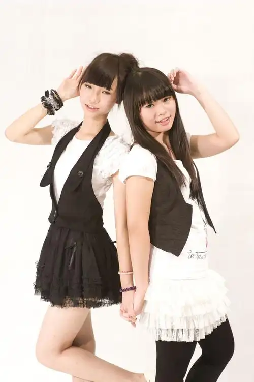 标题:活力动感双人秀