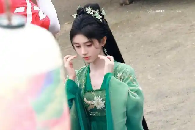 鞠婧祎韩菱纱##鞠婧祎红衣
