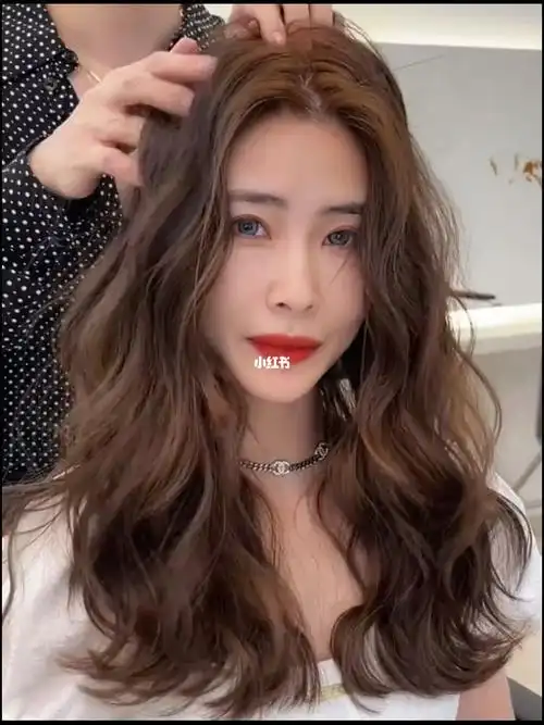 2021减龄中发锁骨发烫发蓬松气垫烫简约温柔显气质减龄瘦脸显脸小北京