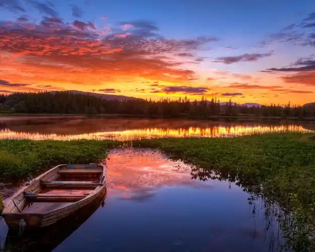 夕阳,红色的天空,云彩,湖泊,船,草 壁纸 | 1280x1024 壁纸下载 | cn.b