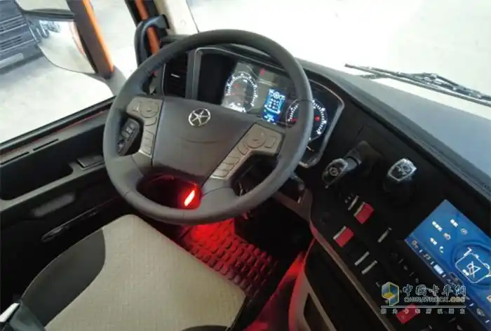 80后年收入超过300万元李总说大运重卡助他事业腾飞