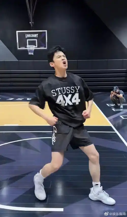 白敬亭说别截图了各位#白敬亭打篮球视频,粉丝评论区各种截图白敬い