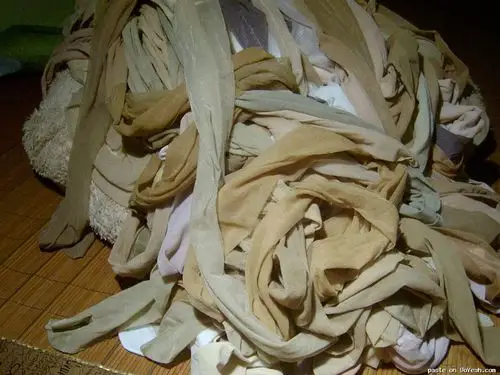 【转载】美女穿过的臭丝袜(三)