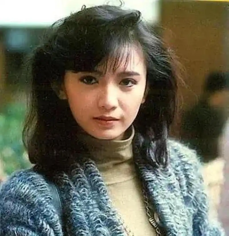 香港八十年代影视演员曾华倩盛世美颜,惊为天人,演技和才华并存,荧屏