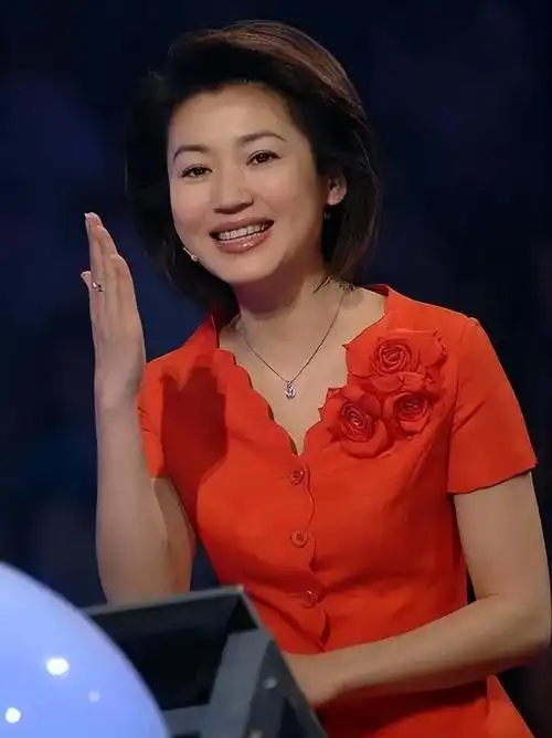 回顾王小丫:主持开心辞典13年,为何在当红时选择隐退