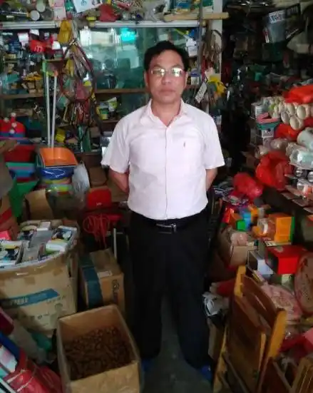 五金老板做电商扶贫济困助乡亲枞阳县白湖乡公塥村合伙人唐燕朝