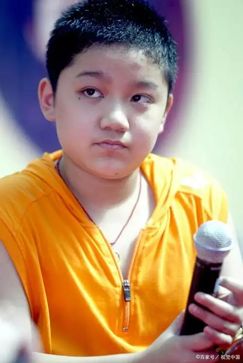 25岁的尤浩然玩废了,从明星到网红,前程走了下坡路