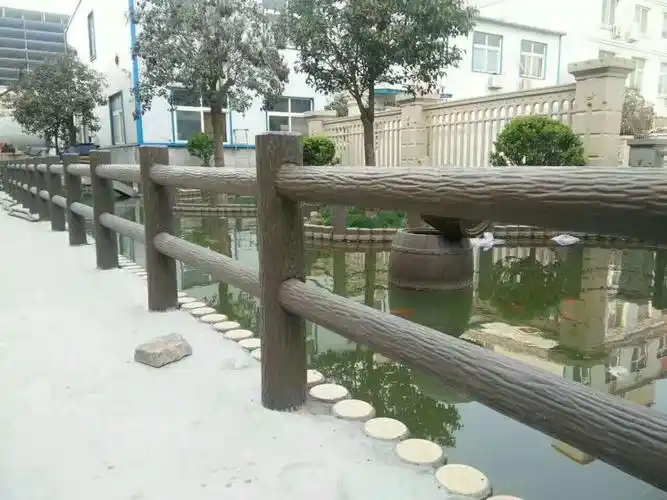 仿树皮水泥护栏