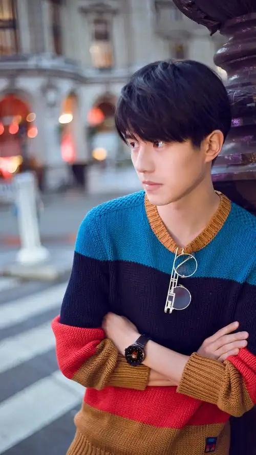 刘昊然 好燃先生 壁纸 lv 路易威登